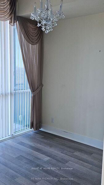 Property Photo:  32 Davenport Road 2705  ON M5R 0B5 