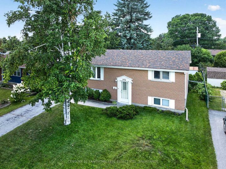 Property Photo:  742 Laidlaw Crescent  ON K7M 5M5 