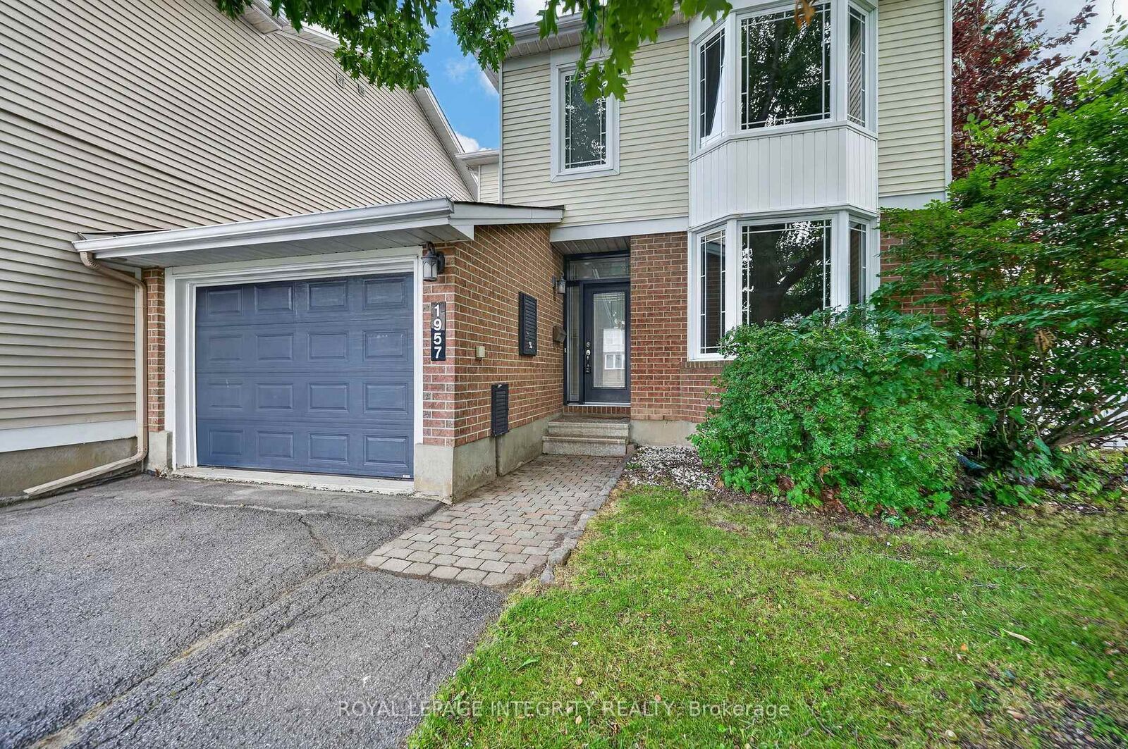 Property Photo: 1957 Crestmont Place ON K1W 1E4