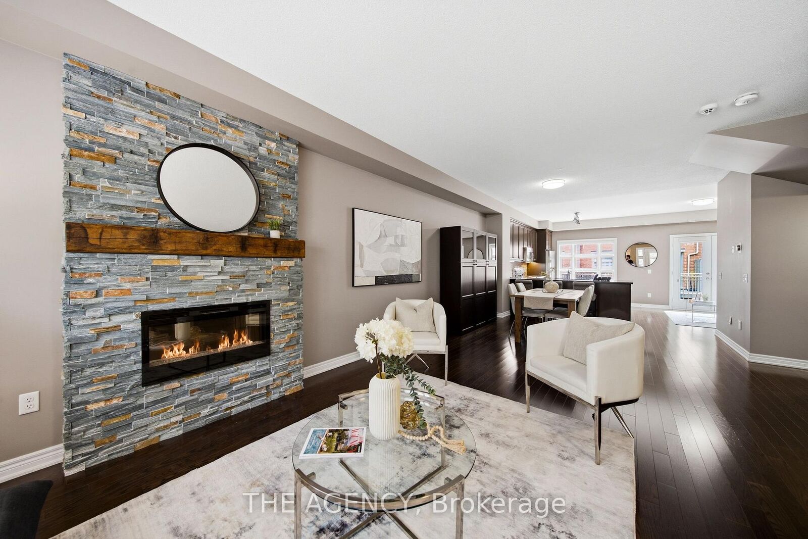 Photo de la propriété: 2460 Prince Michael Drive 23 ON L6H 0G8