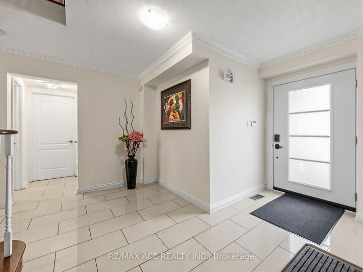 Property Photo: 53 Howes Street ON L1T 3V4