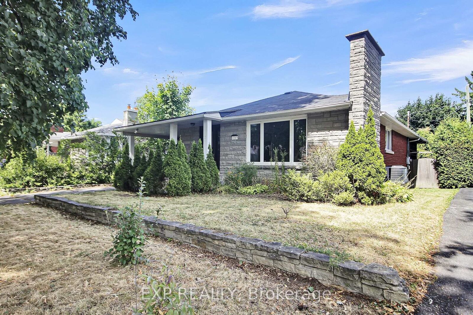 Photo de la propriété:  2247 Miramichi Street  ON K2C 0Z1 