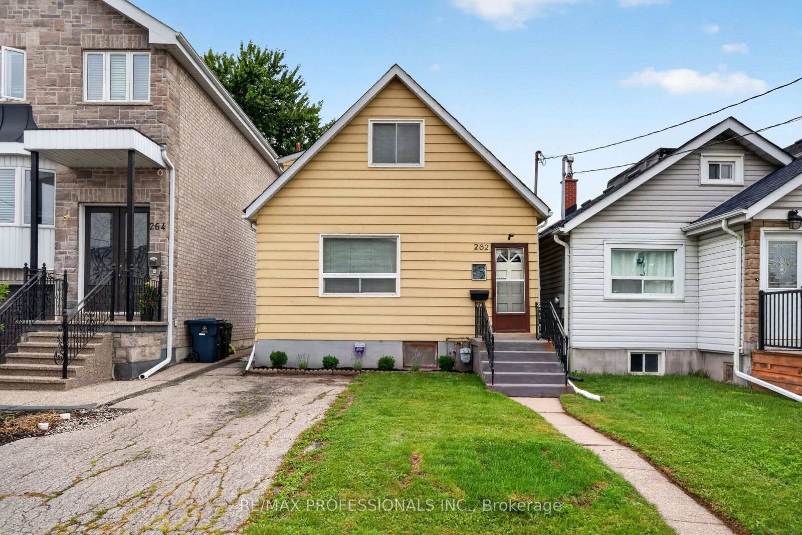 Property Photo:  262 Melrose Street  ON M8Z 1G6 