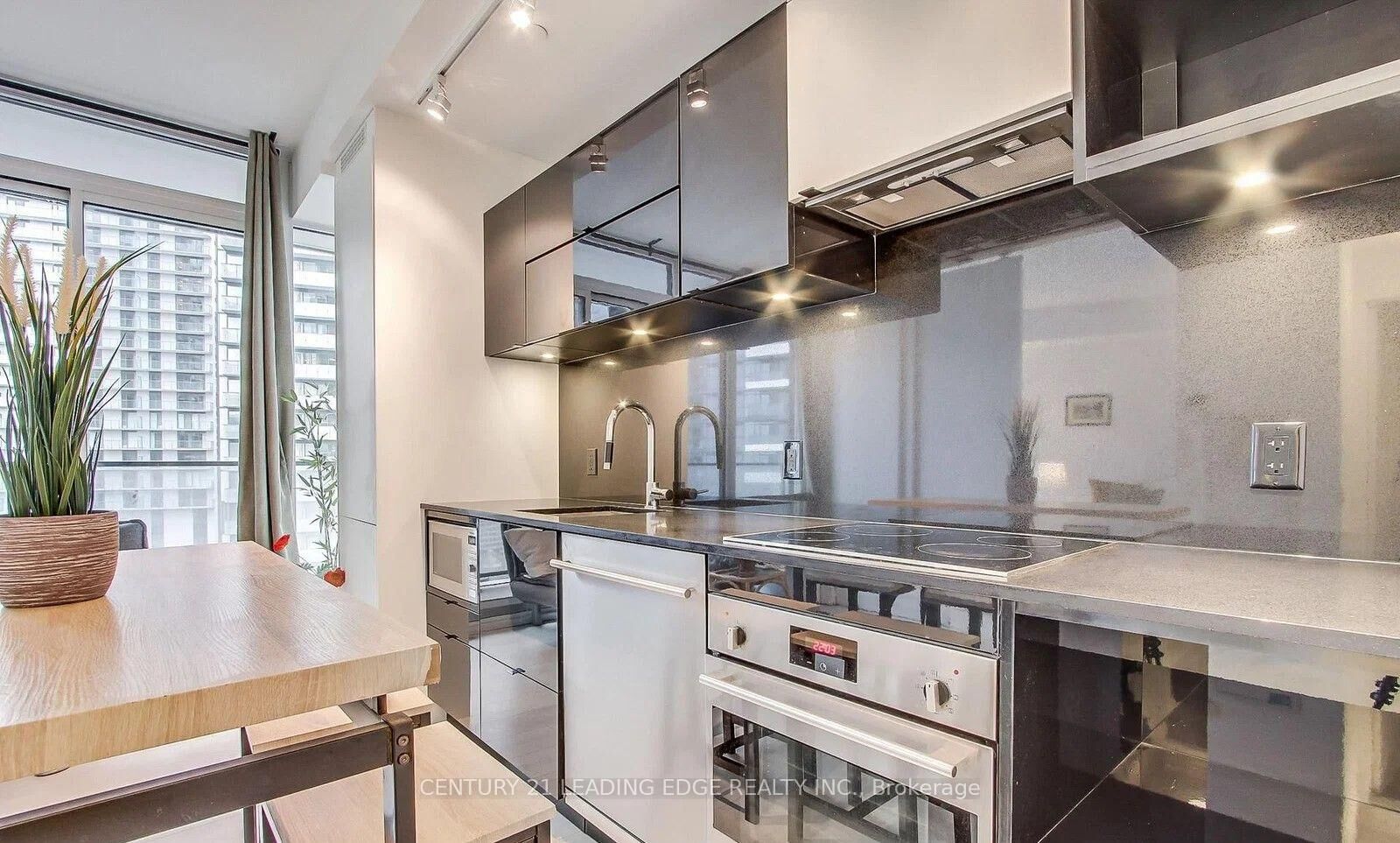 Property Photo: 125 Peter Street 2512 ON M5V 0M2