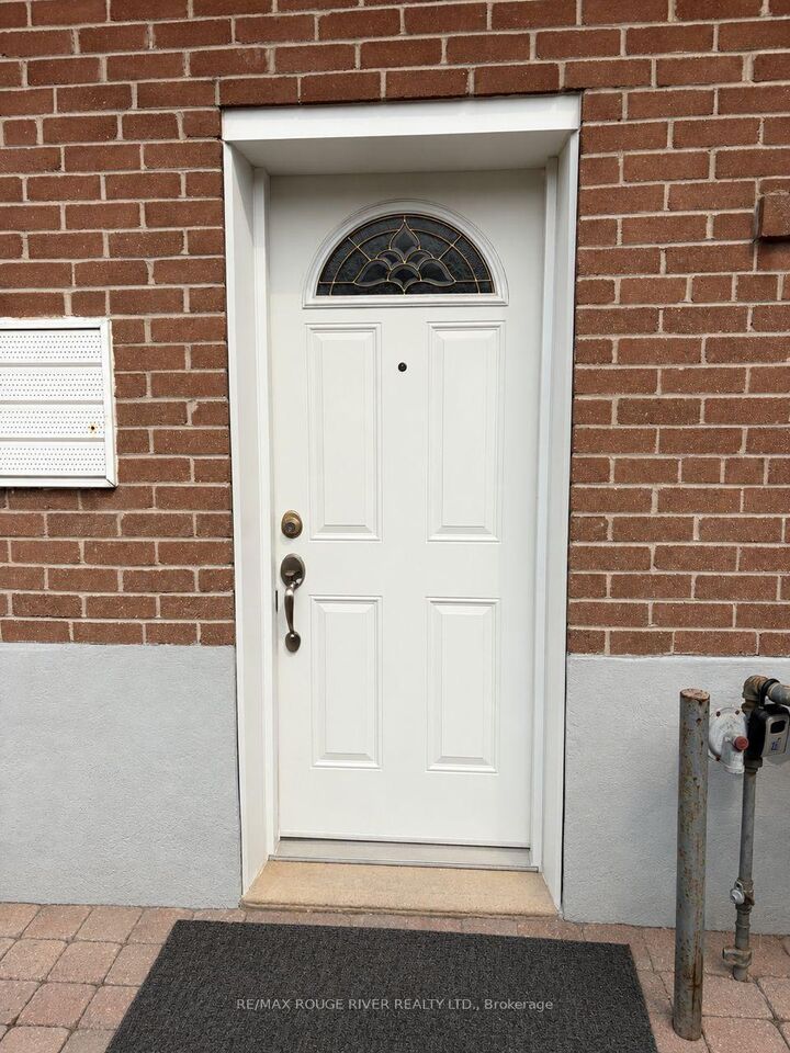 Property Photo: 121 Lupin Drive 2, Lower ON L1N 1X9