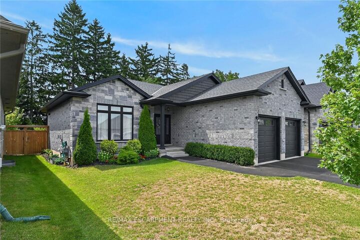 26 Stonebridge Place — photo 1
