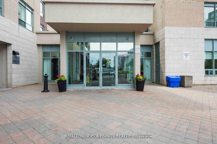 Property Photo: 23 Oneida Crescent 909 ON L4B 0A2