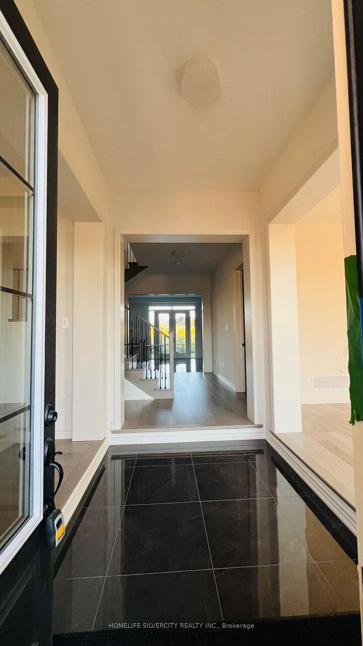 Property Photo:  23 Marigold Boulevard E  ON L0G 1W0 