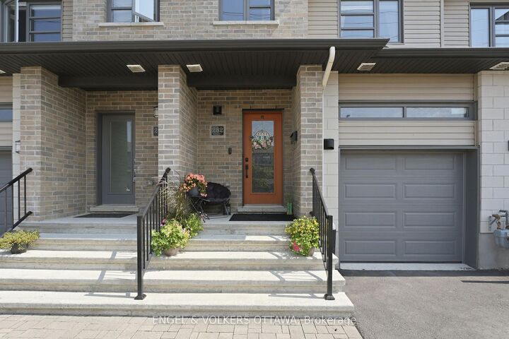Property Photo: 282 Munro Street ON K7C 0P2