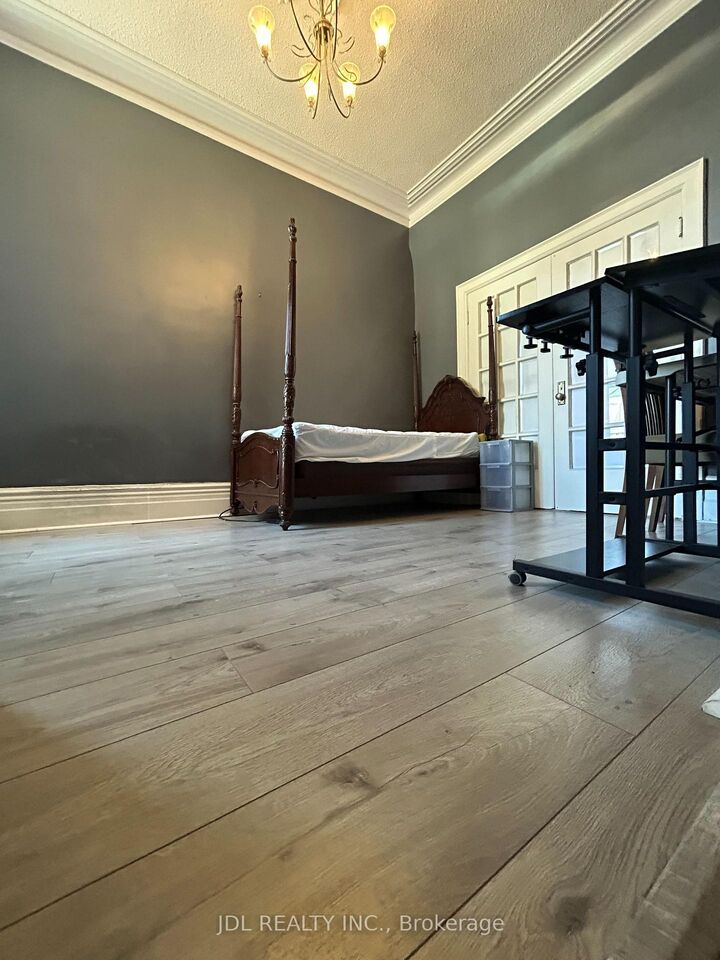 Property Photo:  137 Denison Ave Avenue Suite A Main Floor  ON M5T 2N2 