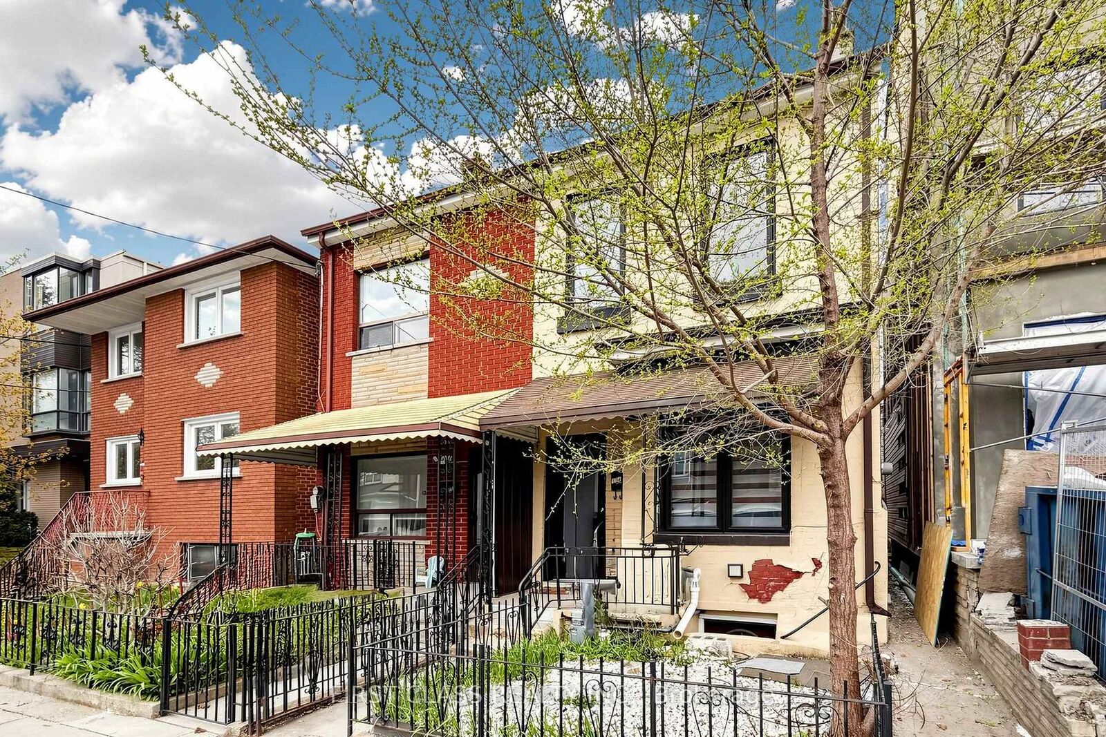 Property Photo:  174 Manning Avenue  ON M6J 2K5 