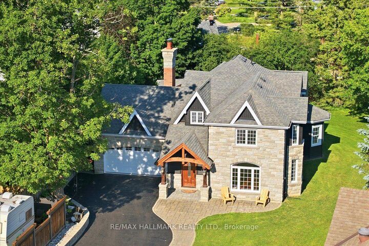 Property Photo: 105 Duckworth Street ON L4M 3V9