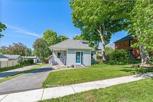 Property Photo: 44 Willow Street S ON L7J 2A2