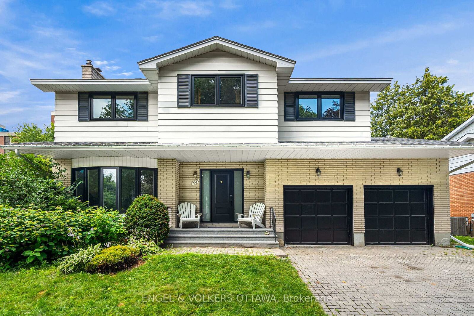 Property Photo:  2343 Whitehaven Crescent  ON K2B 5H2 