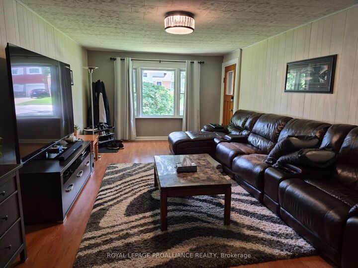 Property Photo: 162 First Avenue ON K6V 3B5