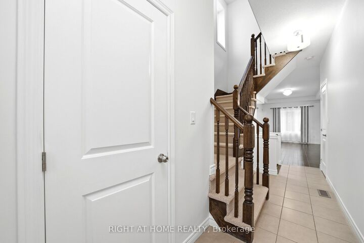 Property Photo: 32 Rolling Lane ON L8K 0A1
