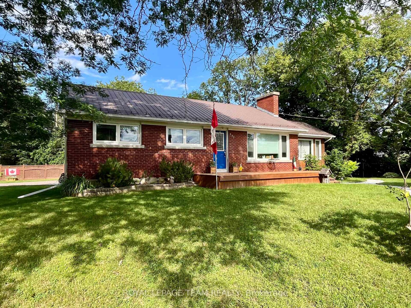 Property Photo: 177 Arthur Avenue ON K7V 1L5