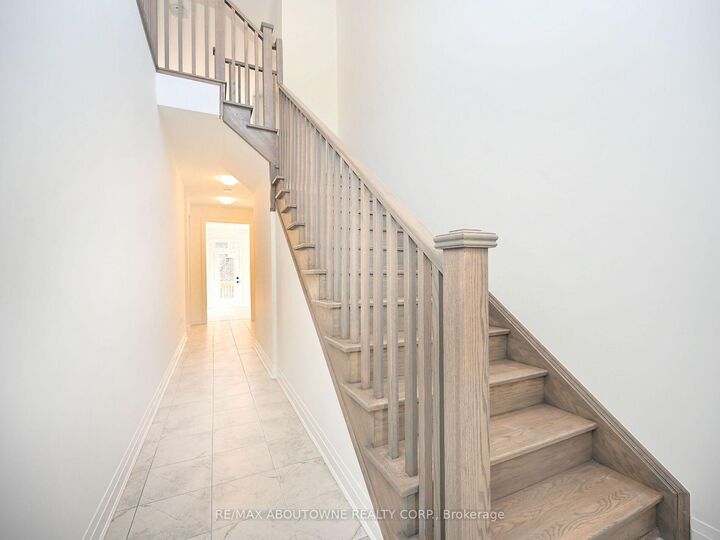 Property Photo: 4088 Kadic Terrace ON L5M 2S8