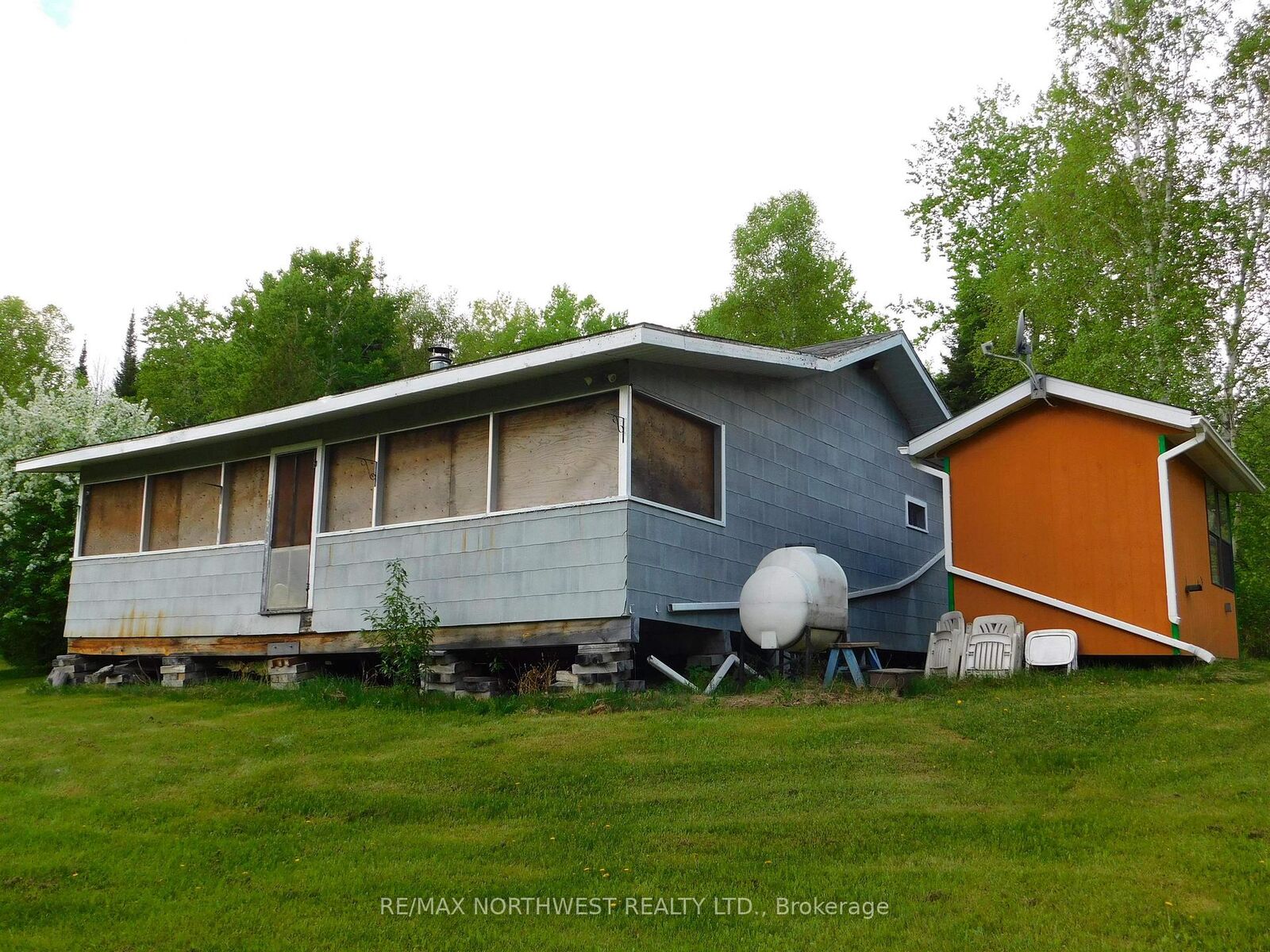 Property Photo: 140 White Wing Road ON P0V 1T0
