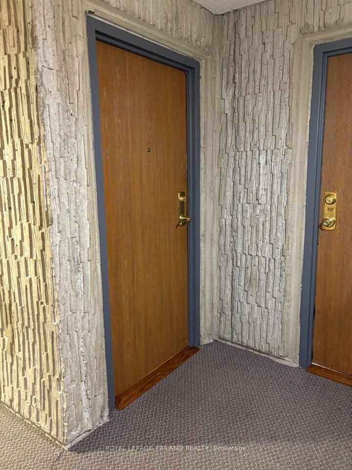 Property Photo:  986 Huron Street 310  ON N5Y 5E4 