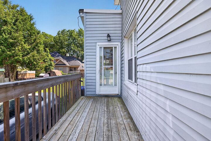 Property Photo:  375 Horrell Avenue  ON L4R 2A5 
