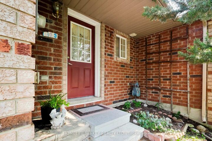 Property Photo:  103 Dunsmore Lane  ON L4M 6Z7 