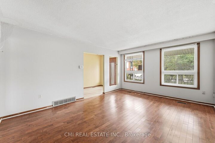 Property Photo: 185 Lavina Crescent ON L9C 5S8