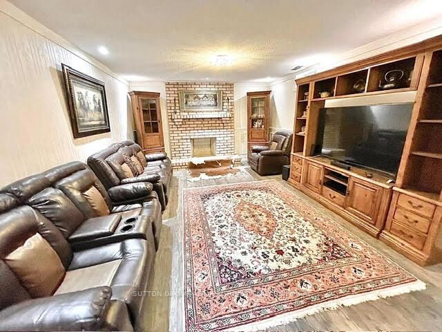 Property Photo:  22 Waltham Crescent Basement  ON L4B 1Z2 