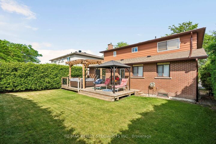 Property Photo: 46 Linkdale Road ON L6V 2Y6