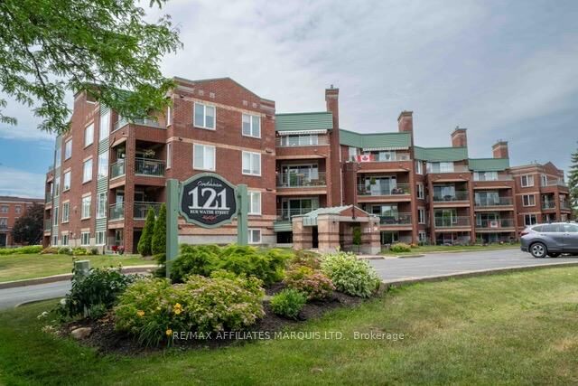 Property Photo: 121 Water Street W 312 ON K6J 5T8