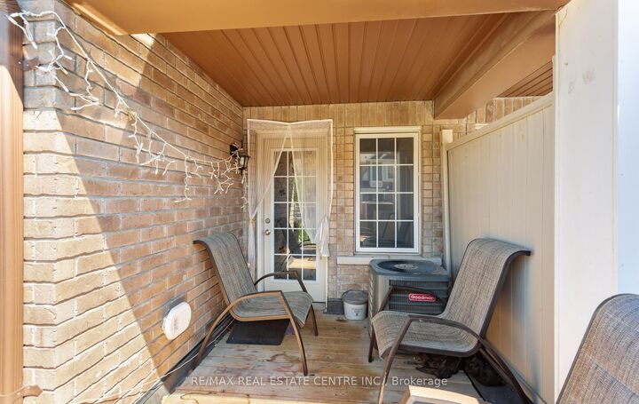 Property Photo:  1084 Silk Street  ON L1X 0E8 
