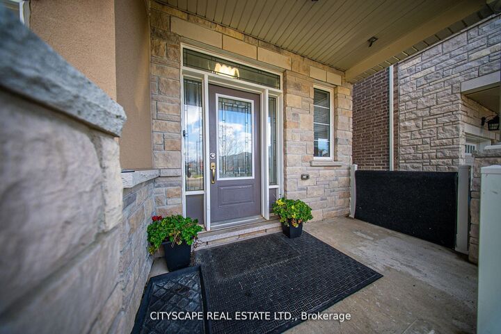 Property Photo: 28 Celano Drive ON L8B 1V3
