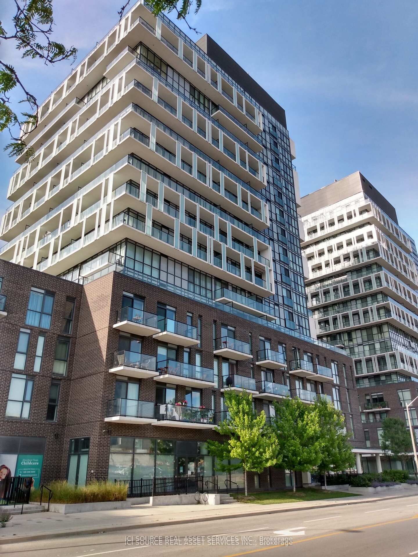 Property Photo:  128 Fairview Mall Drive 320  ON M2J 0E8 