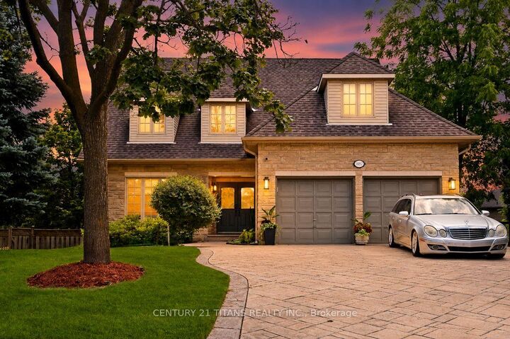 Property Photo: 1692 Baymill Court ON L5M 4M5