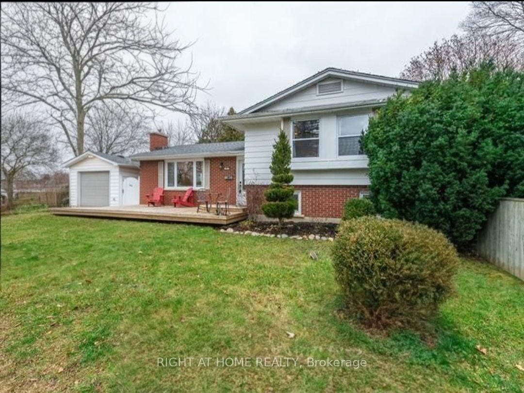 Property Photo: 90 Chapple Hill Road S Upper Unit ON N6G 2H3