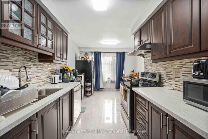 Property Photo:  3073 Ireson Court Upper  ON L4T 1N7 