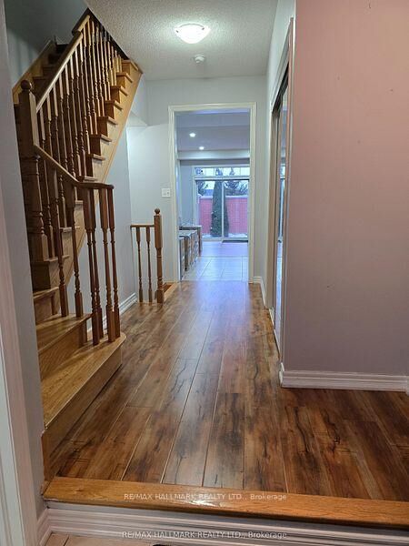 Property Photo: 32 Kempenfelt Trail ON L7A 0Z6