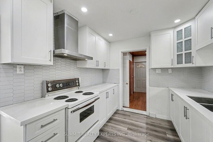 Property Photo: 893 Cromwell Street ON N4S 5B4