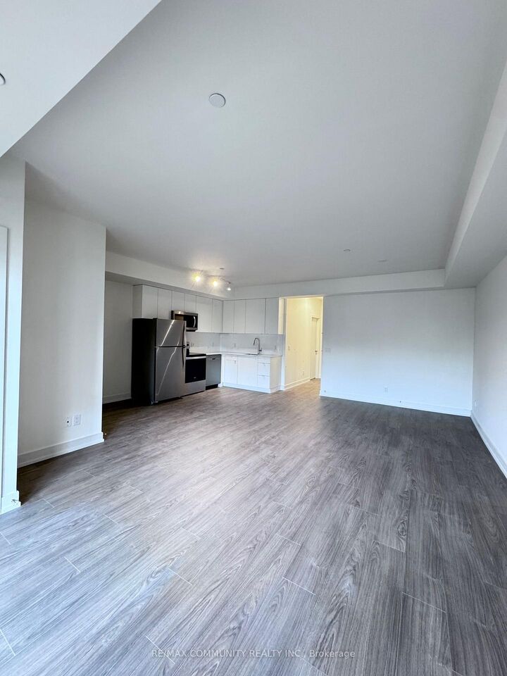 Property Photo:  16 Melbourne Avenue 102B  ON L2P 0G5 