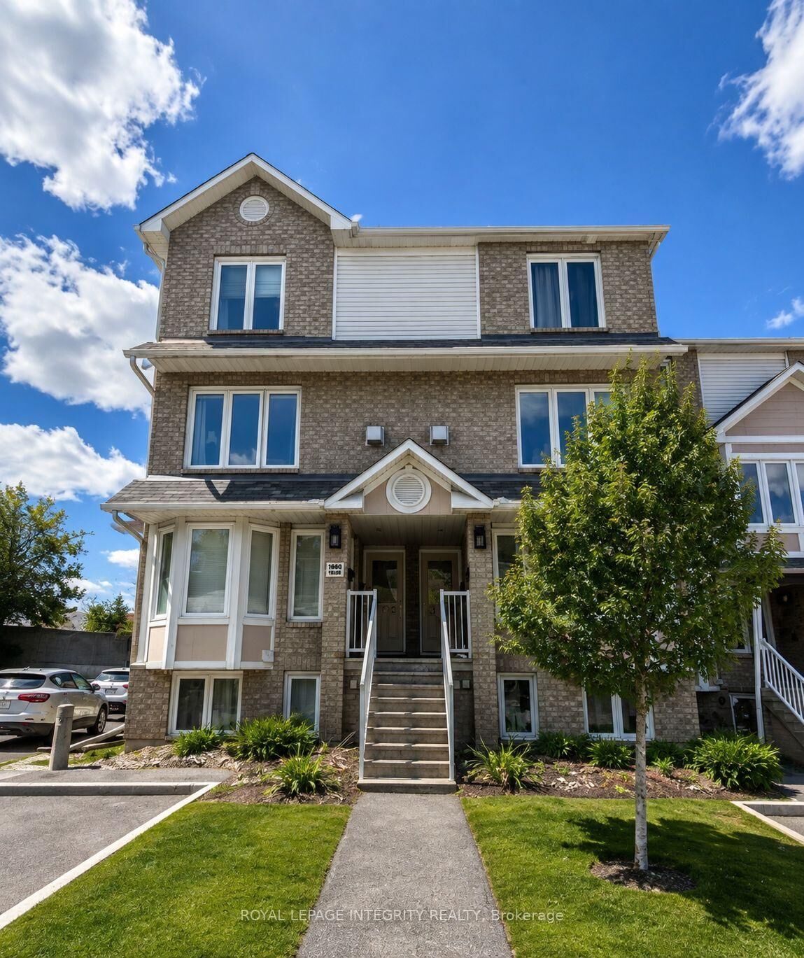 Property Photo: 1660 Locksley Lane 21 ON K1J 1B6