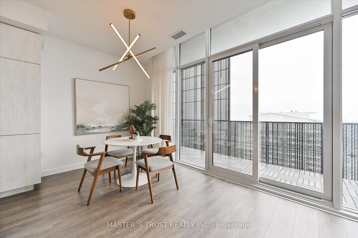 Property Photo:  8 Eglinton Avenue E Ph5801  ON M4P 0C1 