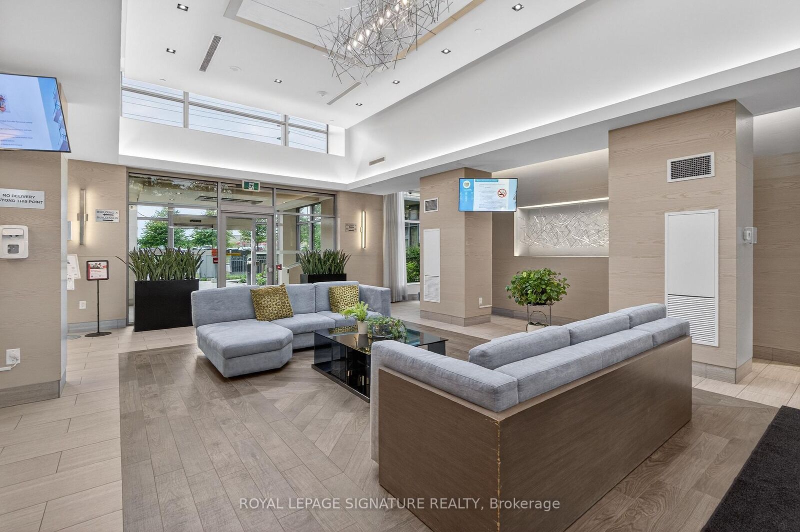 Property Photo: 4633 Glen Erin Drive 1710 ON L5M 0Y6