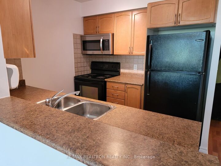 Property Photo:  