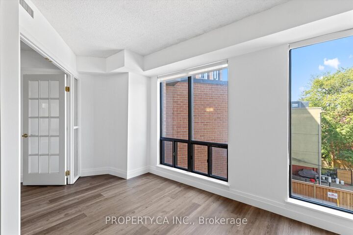 Property Photo: 456 College Street 306 ON M6G 4A3