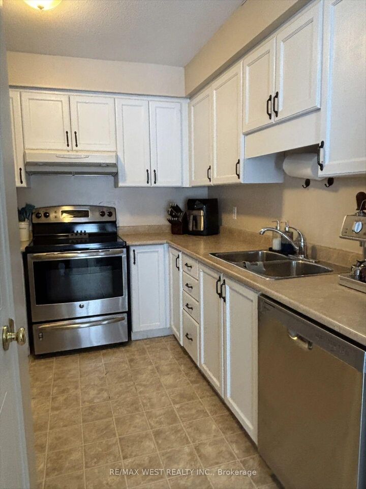 Property Photo:  645B Basswood Street  ON N2V 2K8 