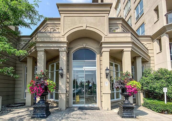 Property Photo: 8 Maison Parc Court 616 ON L4J 9K5