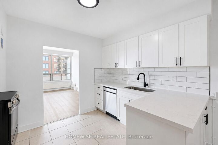 Property Photo:  2500 Bathurst Street 307  ON M6B 2Y8 