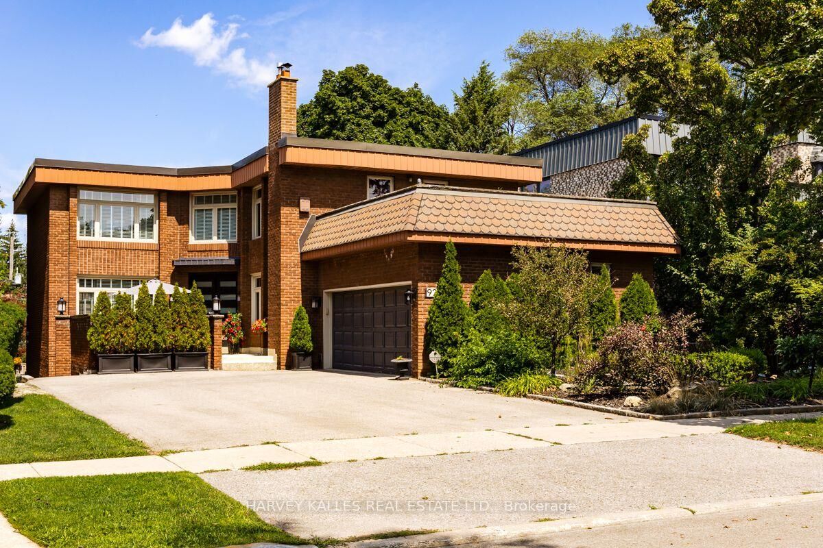 Property Photo: 92 Prue Avenue ON M6B 1R5