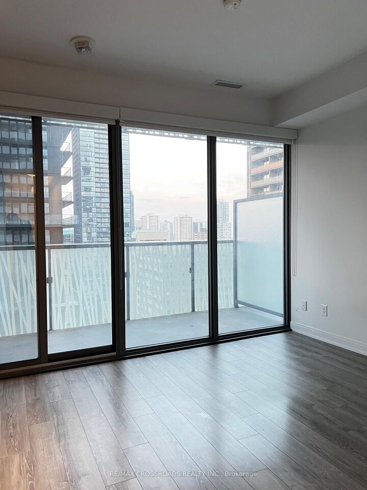 Property Photo:  50 Charles Street E 1602  ON M4Y 1T1 