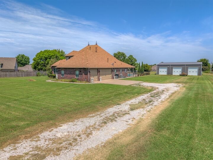 Property Photo: 20211 E 41st Street S OK 74014